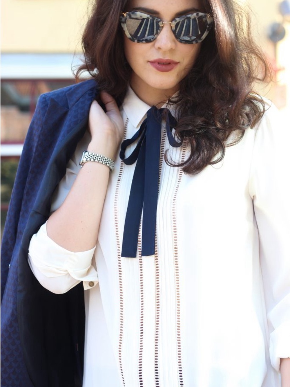 Tommy Hilfiger Ivory Navy Tie-Neck Pintuck Blouse Size 6